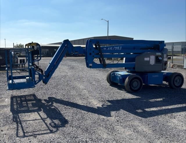 2018 Genie Z-45/25J DC