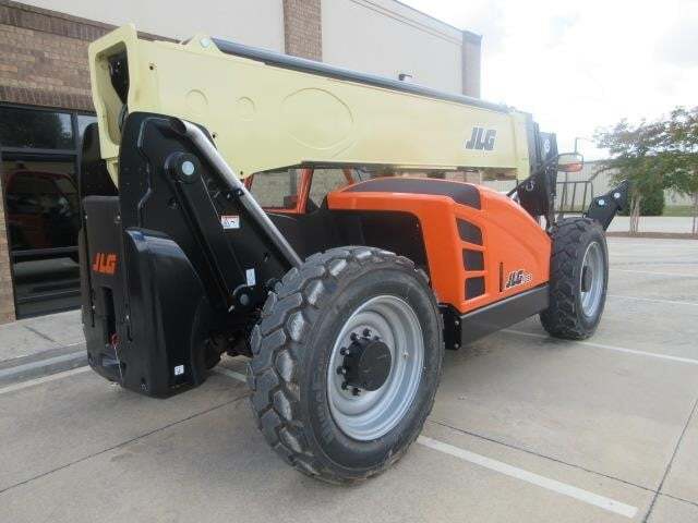2025 JLG 1055-6