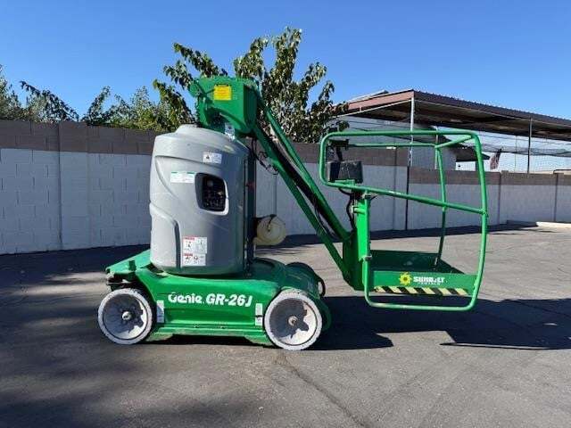 2017 Genie GR26J-4
