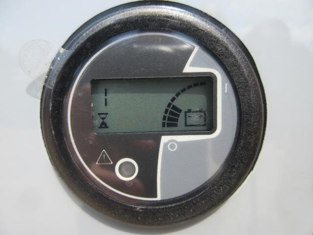 2025 JLG E400AJPN-32