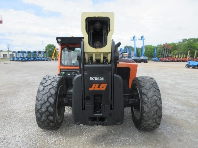 2017 JLG 1055-12