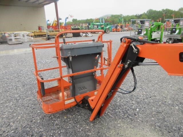 2013 JLG E450AJ-7