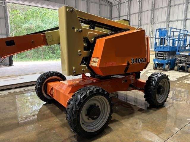 2018 JLG 340AJ-2