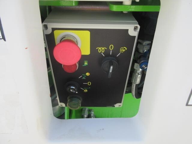 2019 Niftylift SD64 4x4x4-13