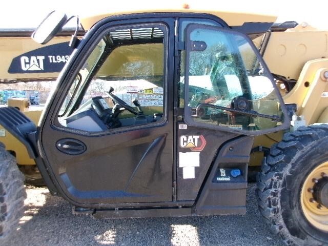 2019 CAT TL943D-15