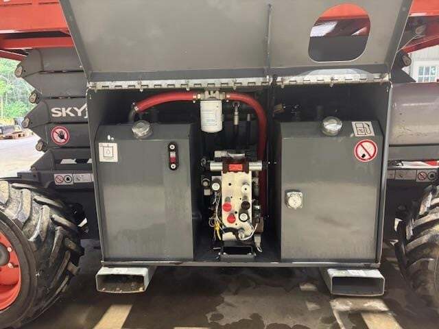 2018 Skyjack SJ-6832RT-10