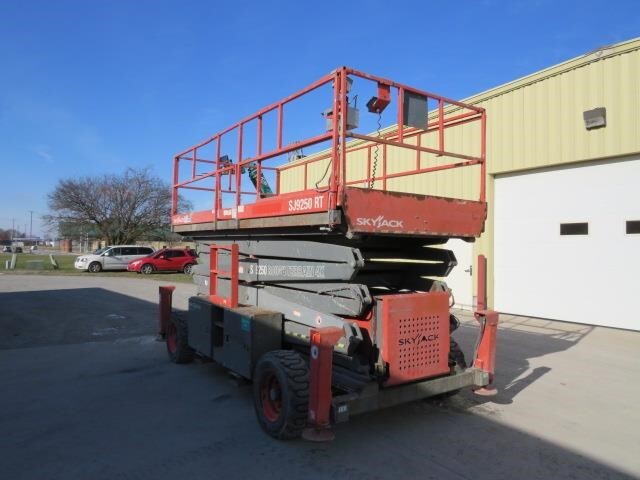 2013 Skyjack SJ9250 RT-2