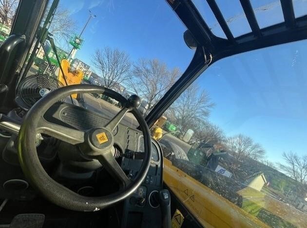 2017 JCB 510-56-7