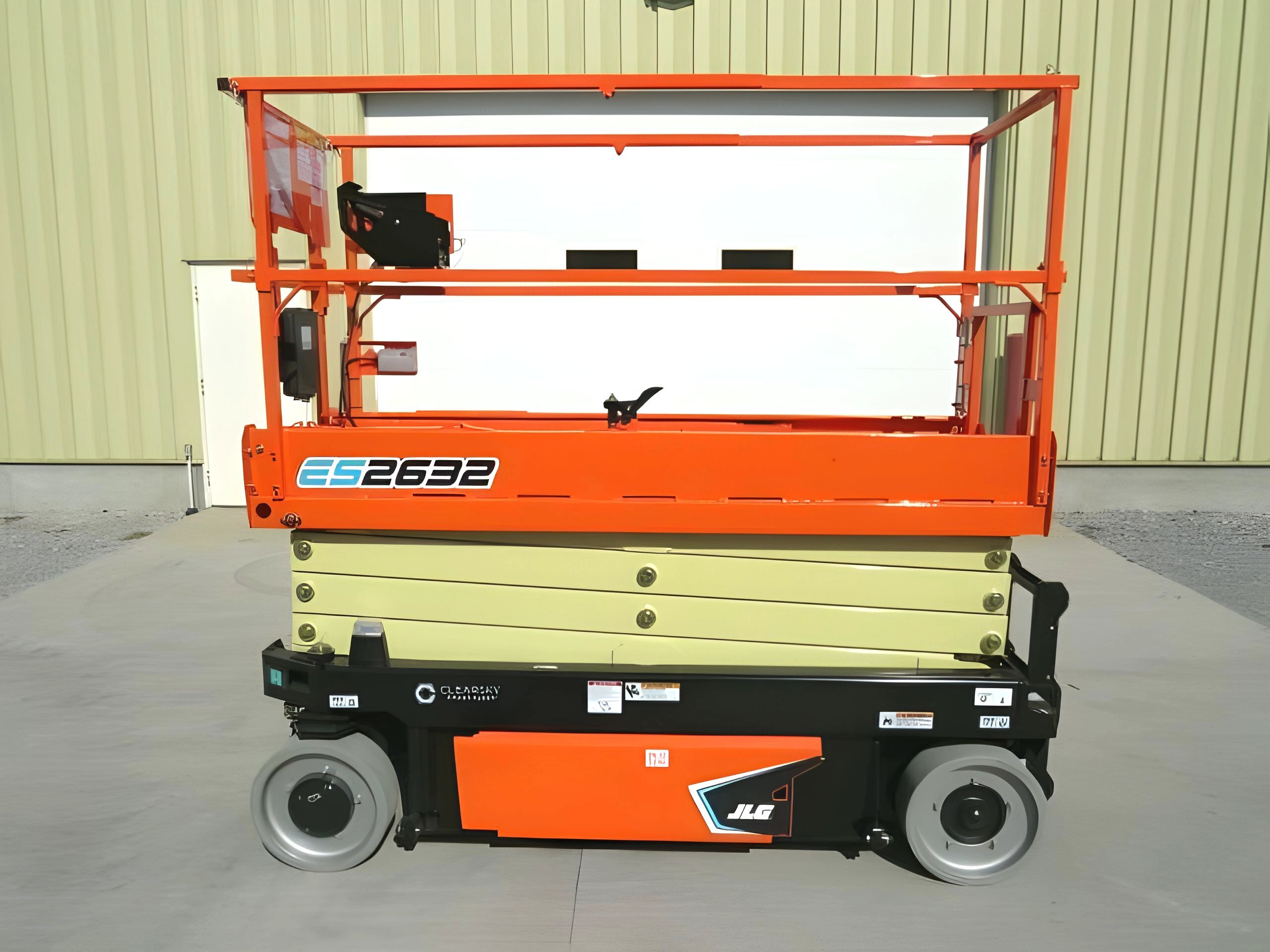 2025 JLG ES2632
