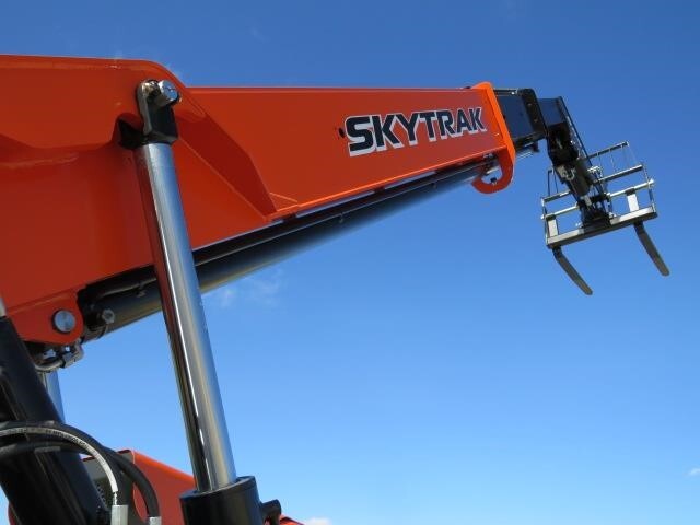 2025 SkyTrak 8042-27