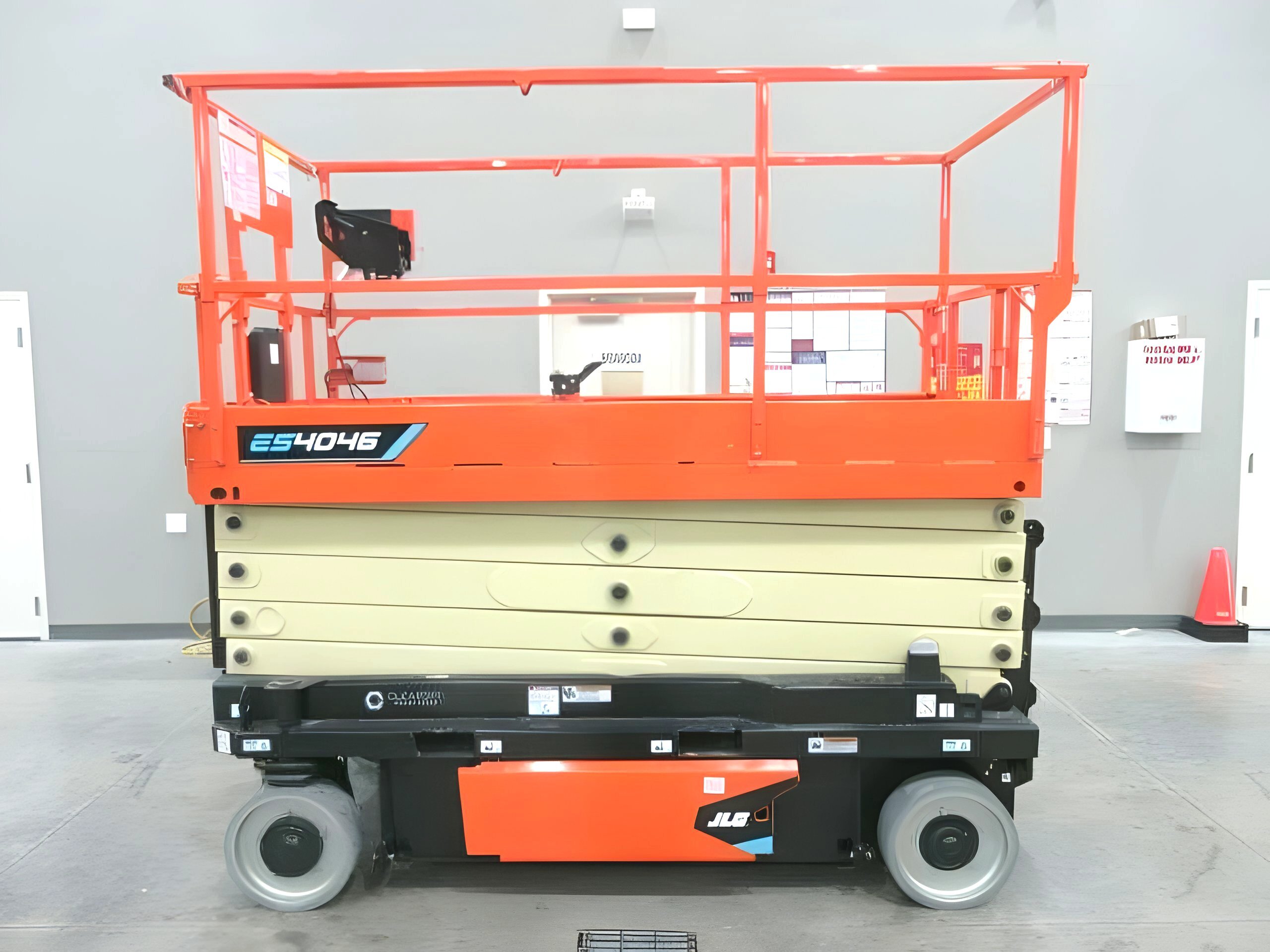 2025 JLG ES4046