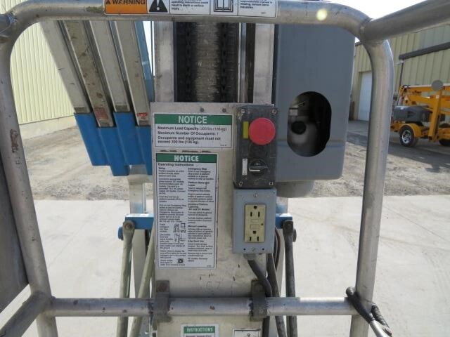 2009 Genie AWP-40S-11