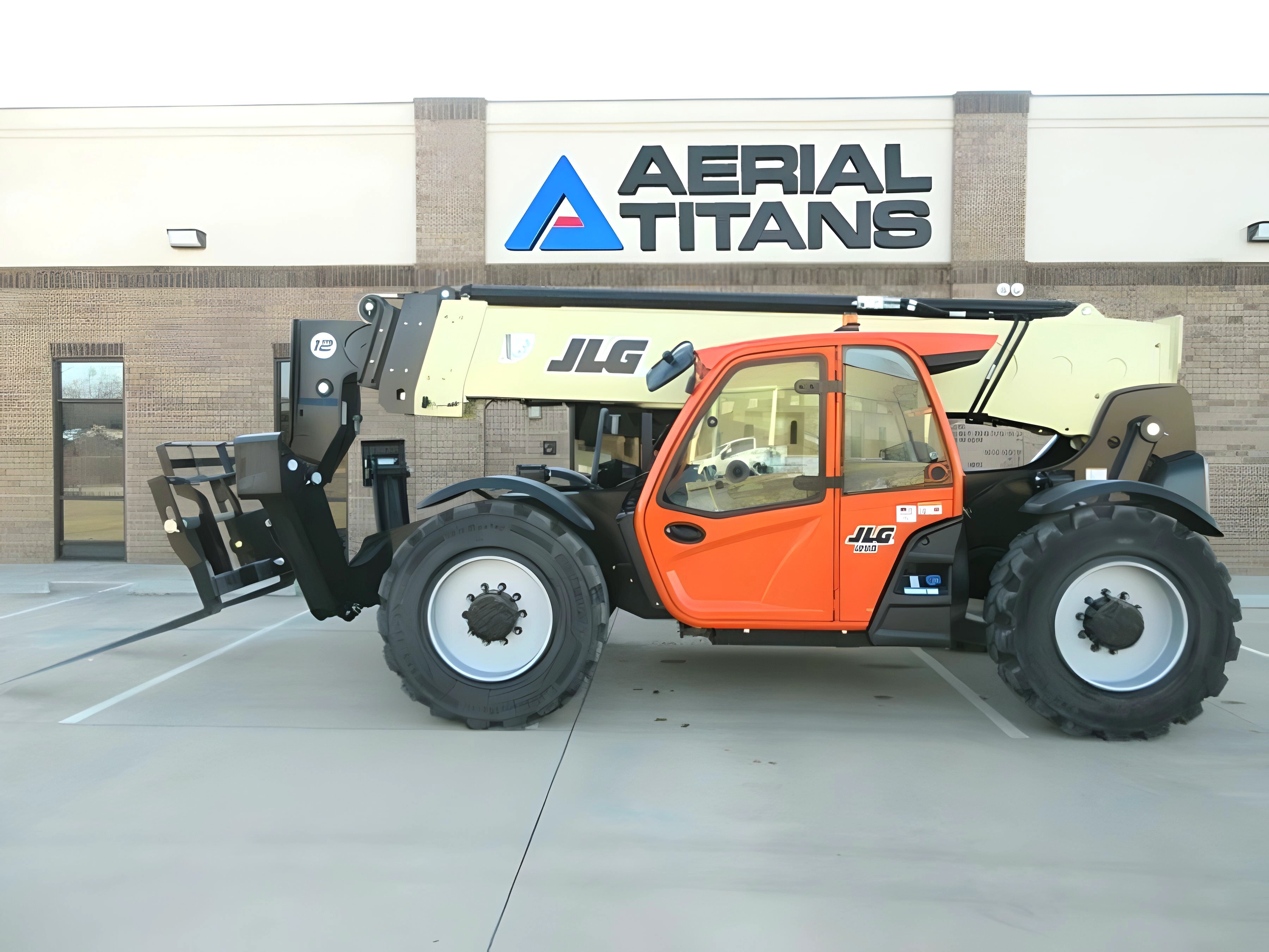 2025 JLG 1255