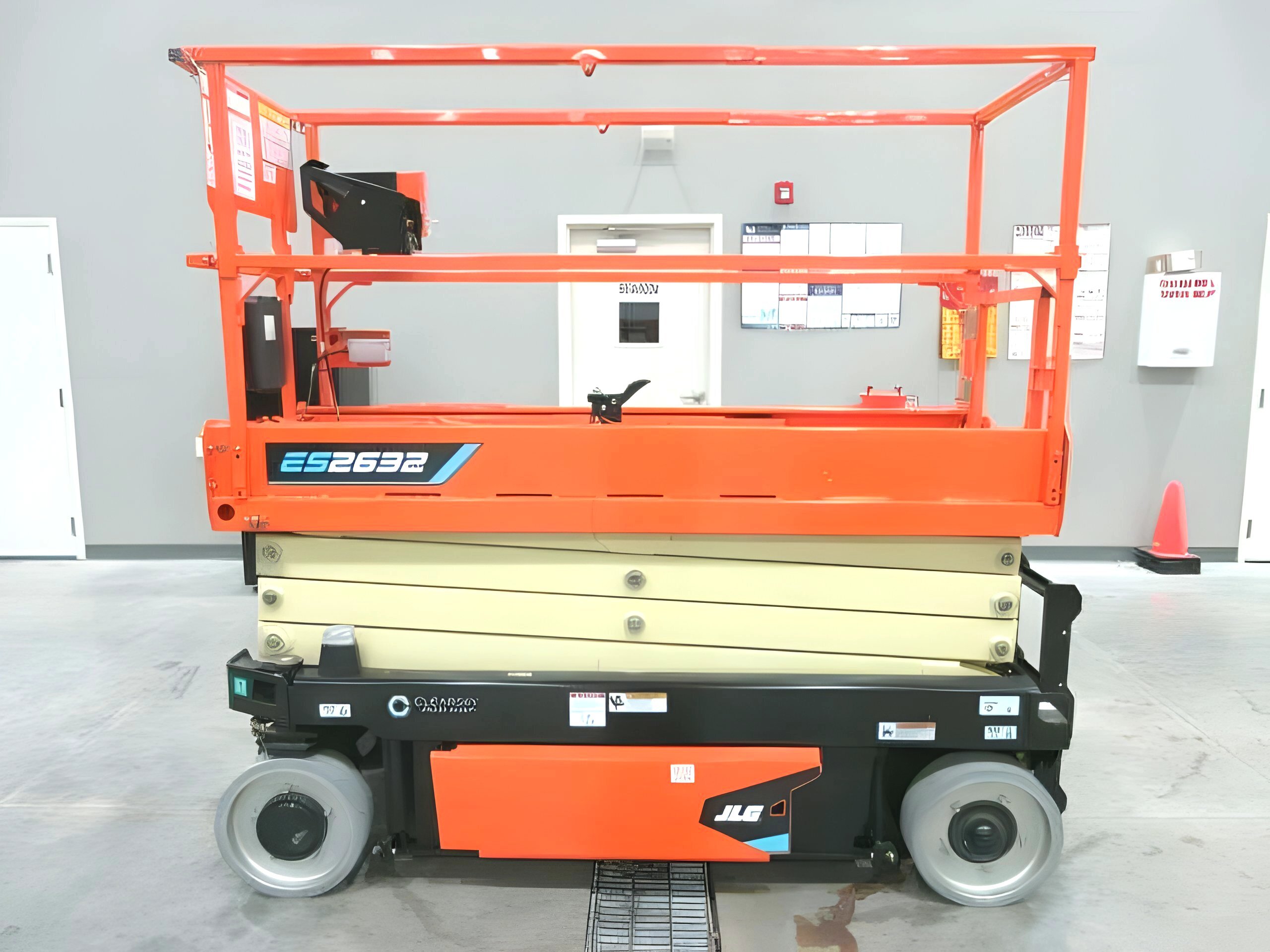 2025 JLG ES2632