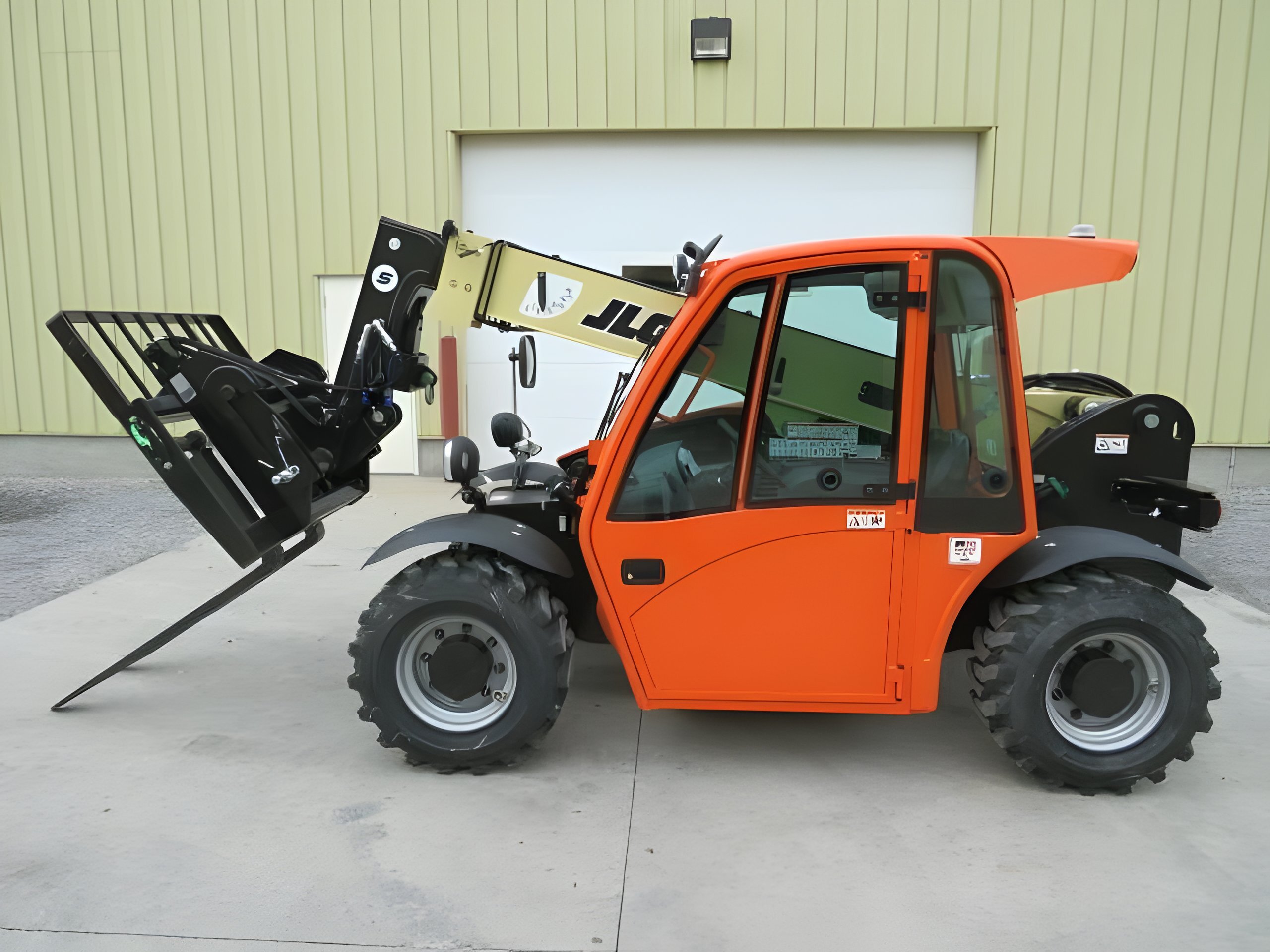 2025 JLG G5-18A