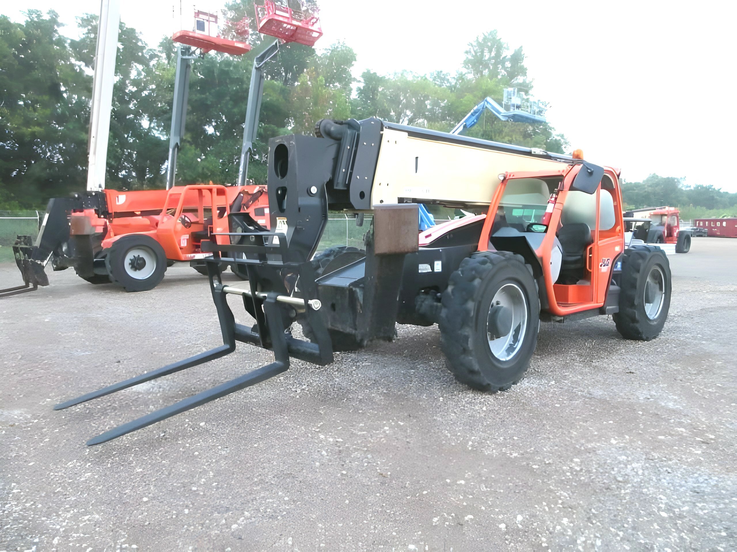 2018 JLG 1255