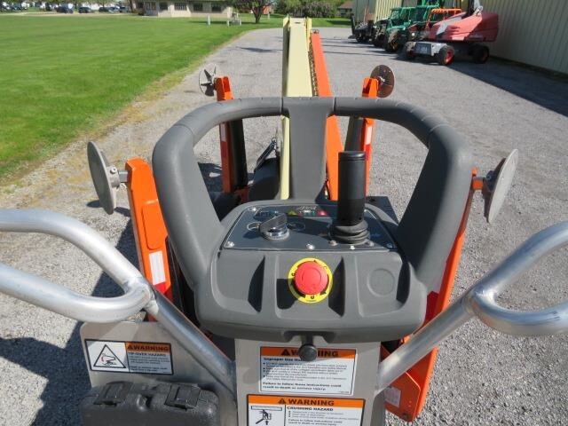 2024 JLG T350-8