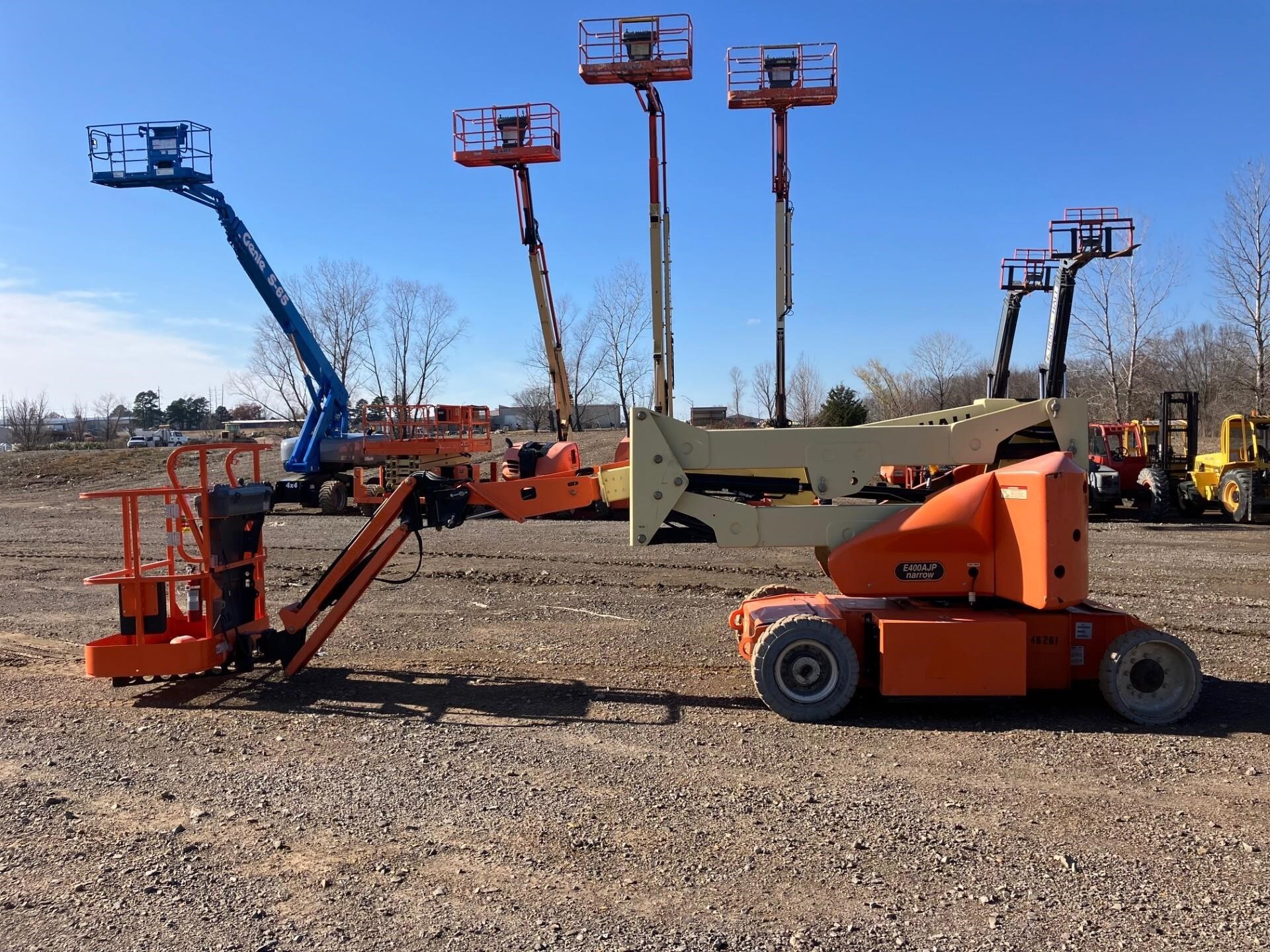 2017 JLG E400AJPN-2