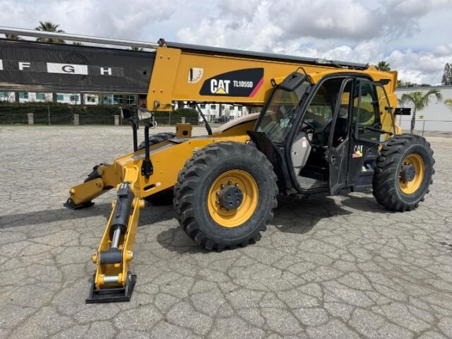 2019 CAT TL1055D-4