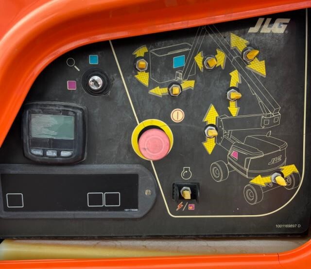 2017 JLG 450AJ-14