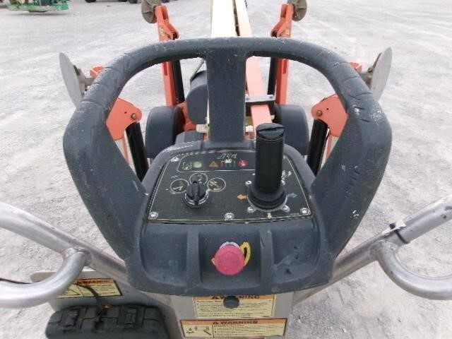 2018 JLG T350-8