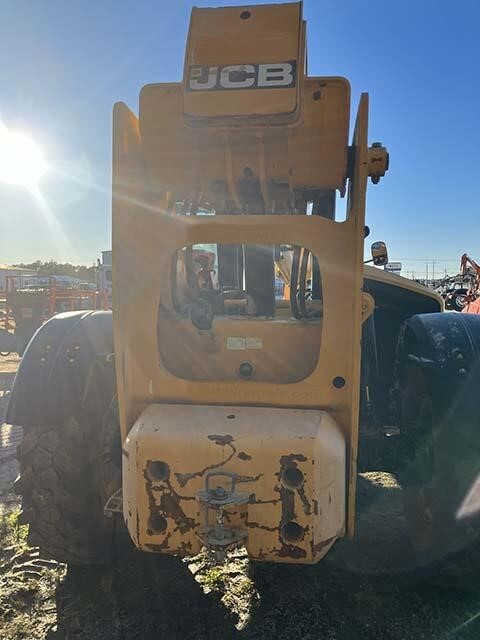 2017 JCB 507-42-6