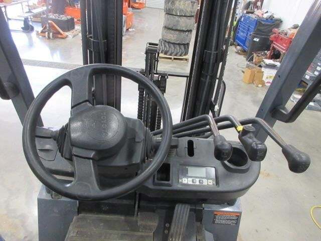 2017 Toyota 8FBCU25-11