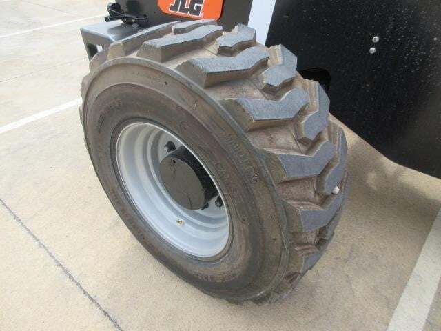 2025 SkyTrak 6042-12