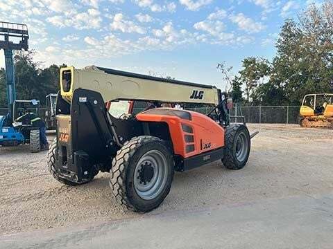 2023 JLG 742-3