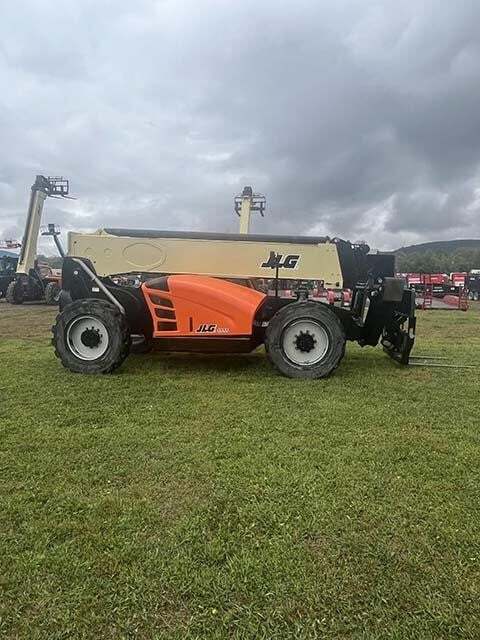 2019 JLG 1055-8