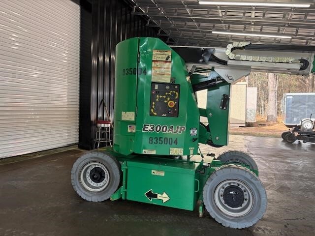 2016 JLG E300AJP-5