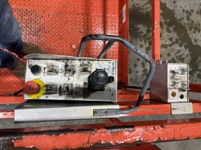 2018 Skyjack SJ-6832RT-12