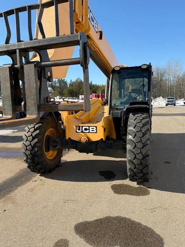 2012 JCB 507-42-4