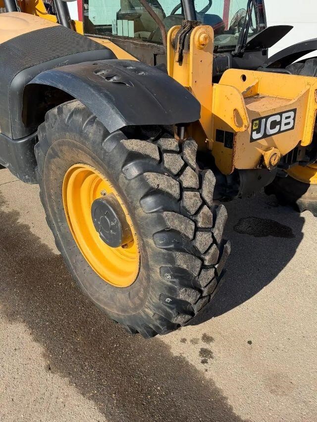 2012 JCB 507-42-6
