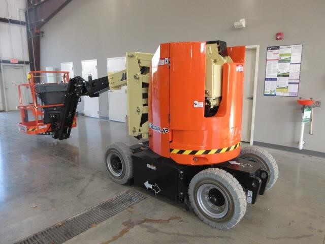 2025 JLG E300AJP-3