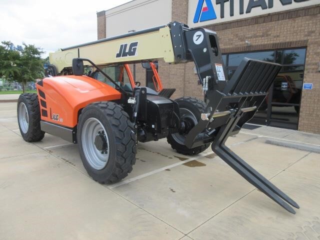 2025 JLG 742-4