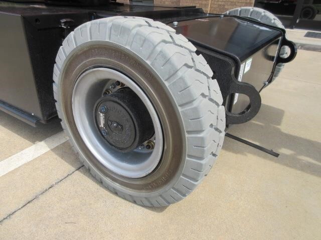 2025 JLG E400AJPN-13