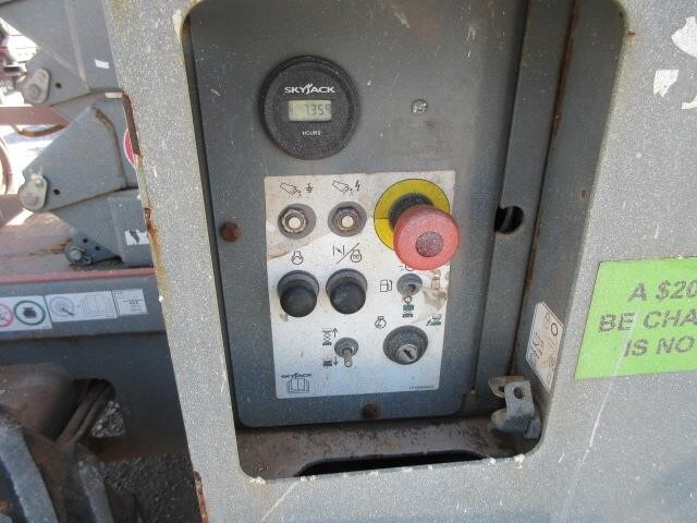 2018 Skyjack SJ-6826RT-15