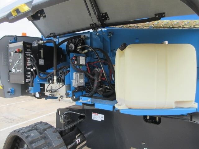 2025 Genie S-65 Trax-27