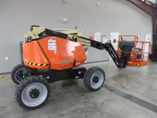 2025 JLG 340AJ-4