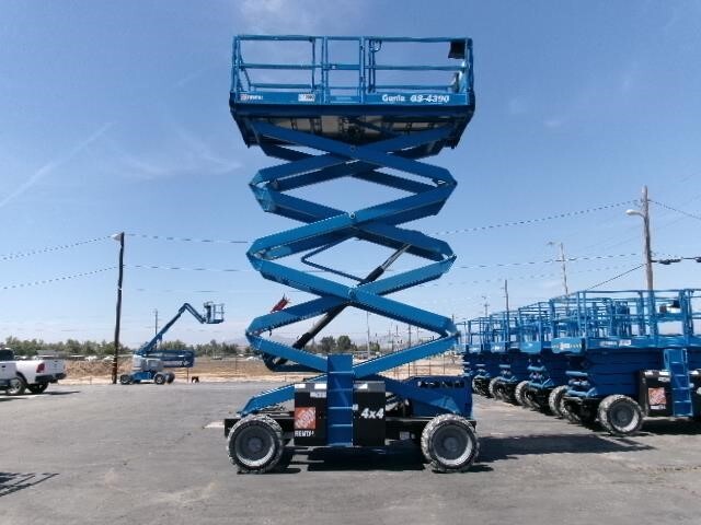 2022 Genie GS-4390 RT-15