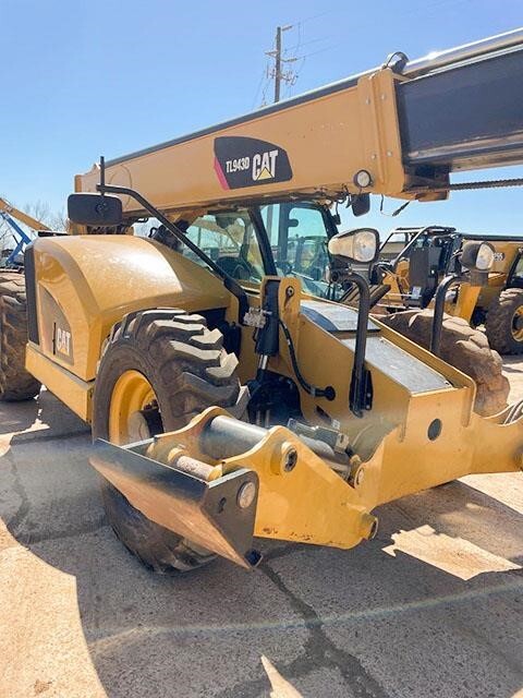 2019 CAT TL943D-6