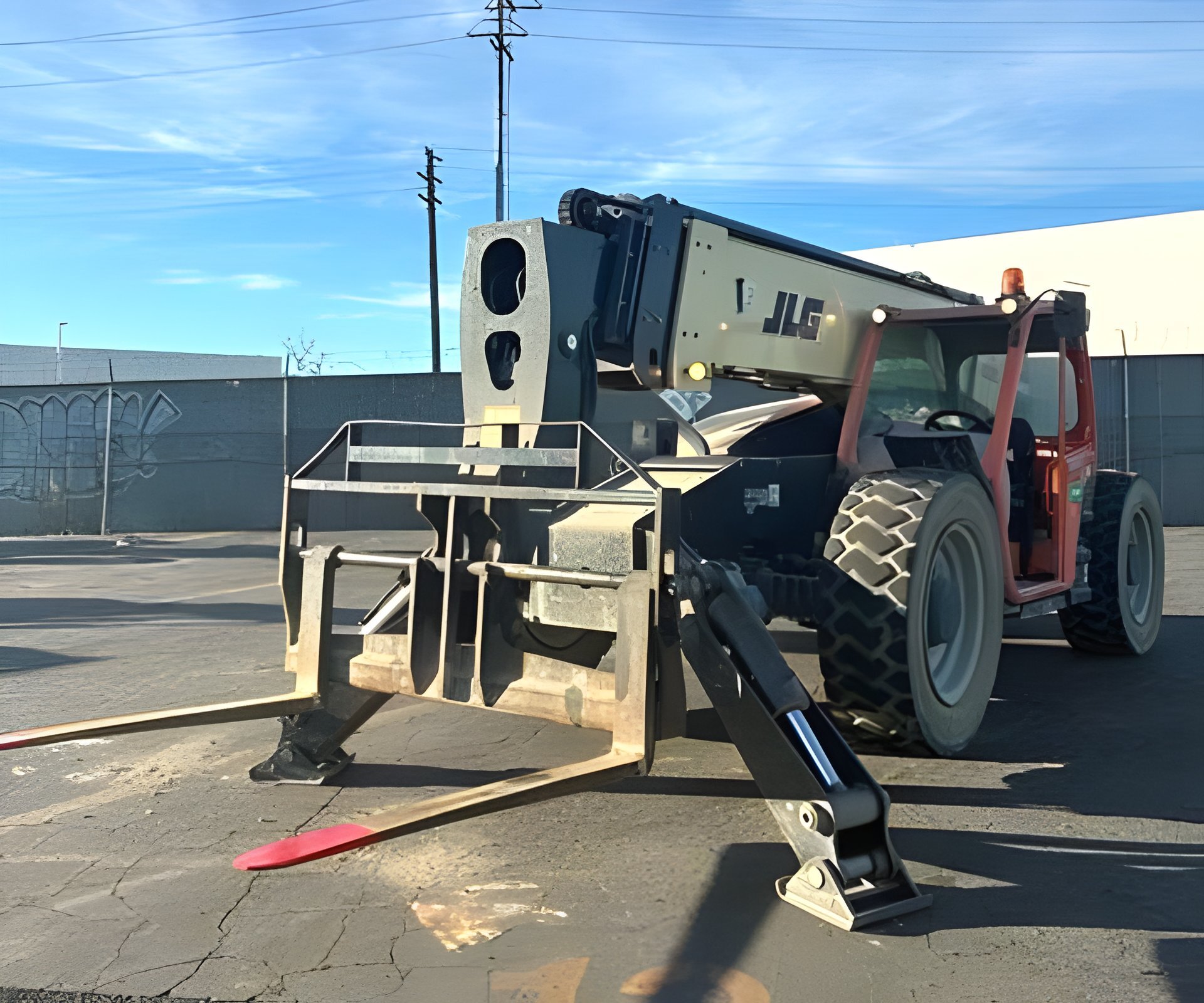 2018 JLG 1255
