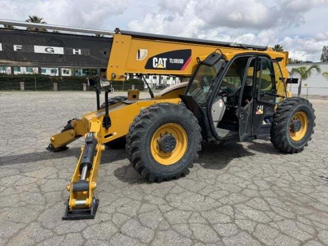 2019 CAT TL1055D-4