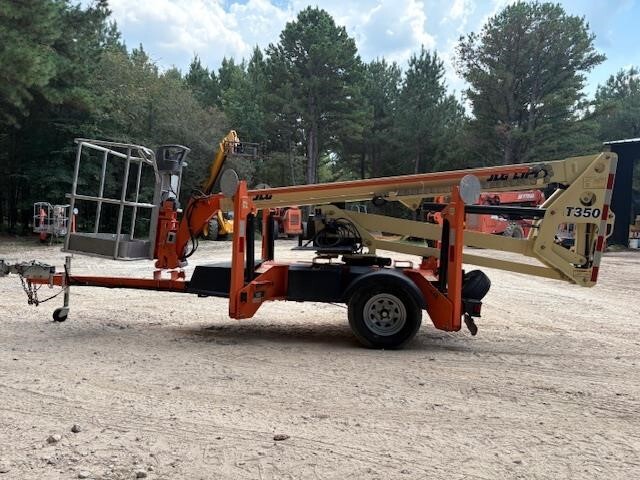 2018 JLG T350