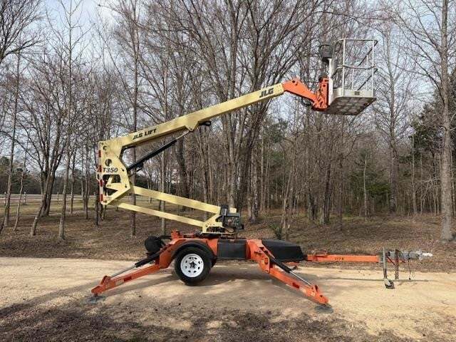 2018 JLG T350-8
