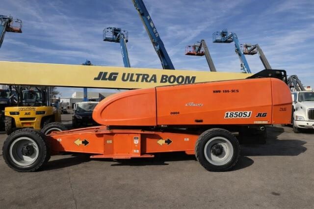 2017 JLG 1850SJ