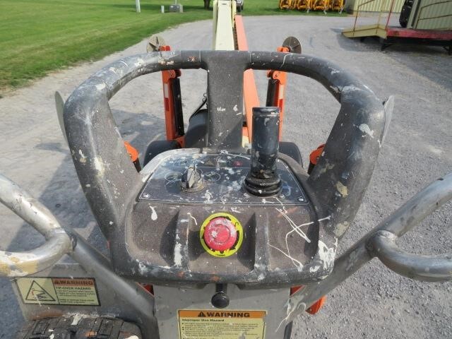 2018 JLG T350-10
