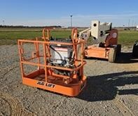 2013 JLG E450AJ