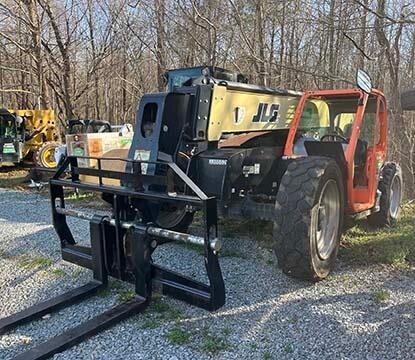 2018 JLG 742